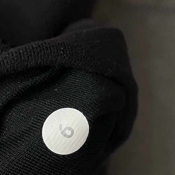 Lululemon wunder under crop solid black 21350 - Picture 8 of 9